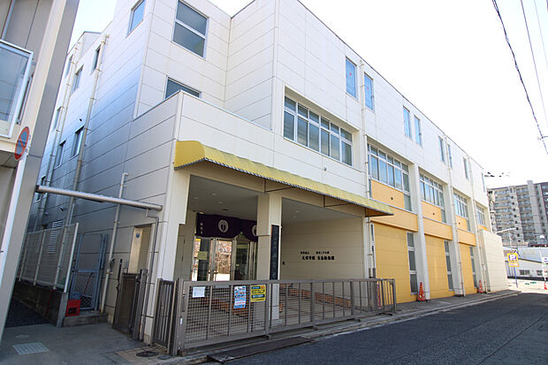 吉島幼稚園(約550m)