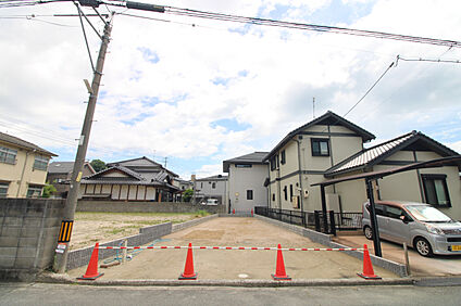 前面道路から見た宅地