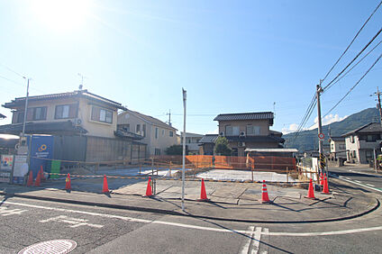 前面道路から見た宅地