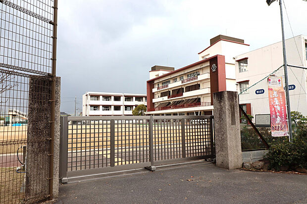 倉敷市立茶屋町小学校（約1,540m）