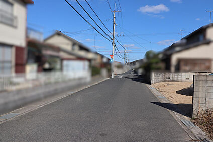 【前面道路含む現地写真】