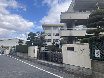 岡山市立上道中学校 530m