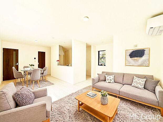 落ち着いた雰囲気のＬＤＫは家族みんなの快適空間※家具はCGです  