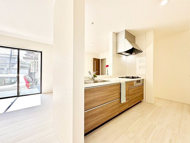 料理をしながらご家族との会話を楽しめる対面カウンターキッチン  