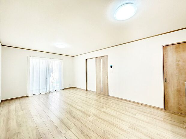 家族の笑顔が自然と生まれてくる、そんな雰囲気のダイニングに仕上がっています 