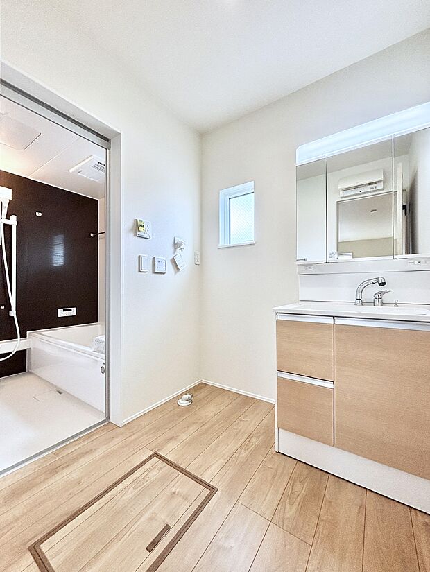 広々とゆとりのあるランドリースペース。  