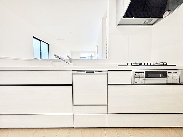 リビングで遊ぶお子様を見守りながらお料理ができる対面キッチン