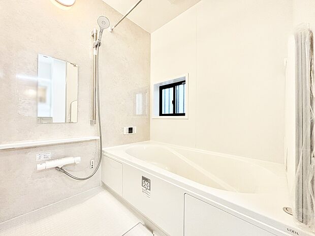 落ち着いた雰囲気でゆっくりお寛ぎいただけるバスルーム