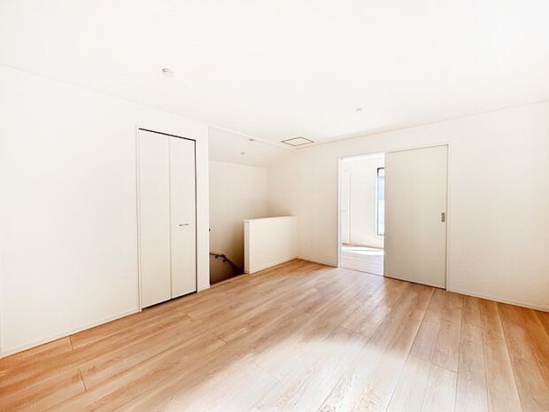 家族団らんの時間も増えそうなくつろぎのリビングダイニング。