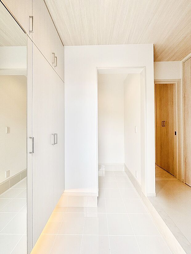 【玄関】いつもきれいにしておきたい玄関ですね。