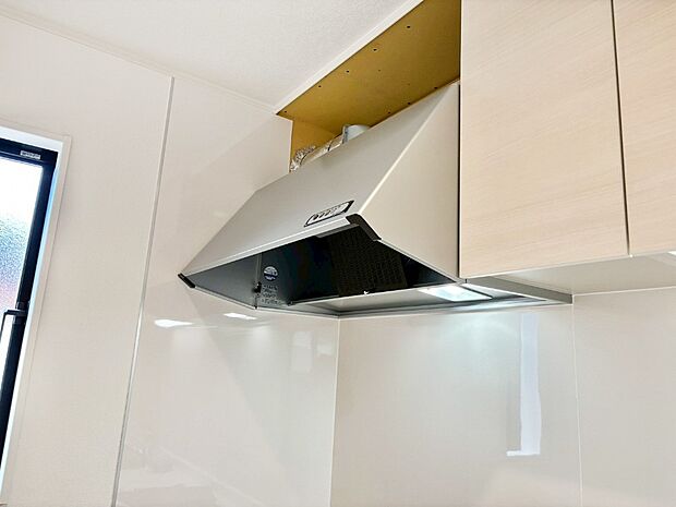 【その他設備(レンジフード)】基本的なお手入れはフィルターのみ!お手入れのしやすさも魅力です。