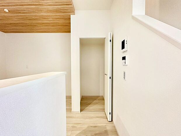 【キッチン横収納】キッチン横収納！食材のストックはもちろん、日用品の収納など使い方はいろいろ！  