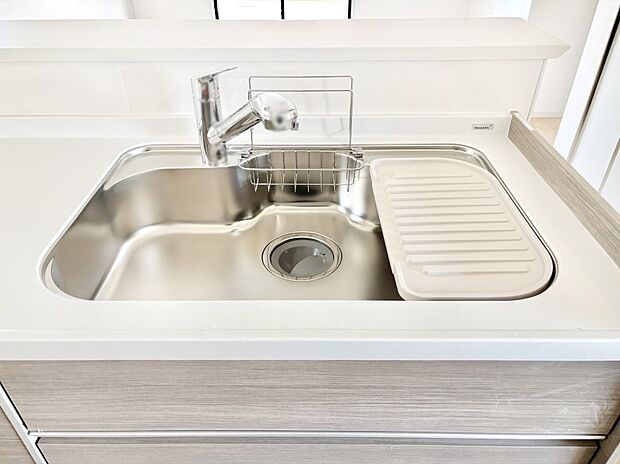 【シンク】広々としたシンクでお料理やお皿洗いもラクラク快適に！