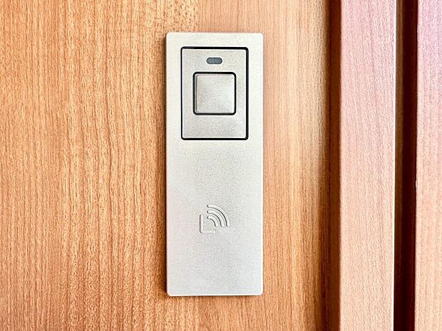 【玄関】ラクラク開錠！スマートコントロールキー。