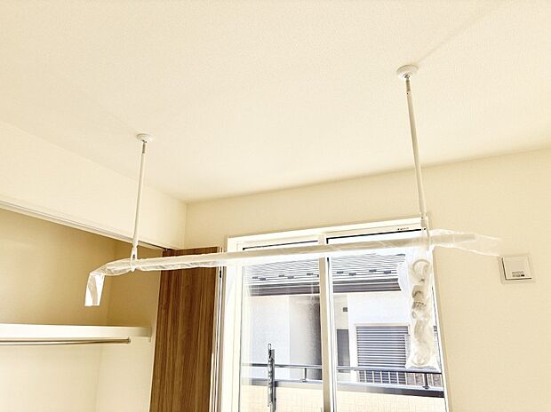 【室内物干し】室内物干しポール。梅雨や花粉の時期に大活躍します。