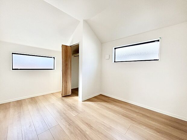 【子供部屋】子ども部屋にぴったりの明るい空間。