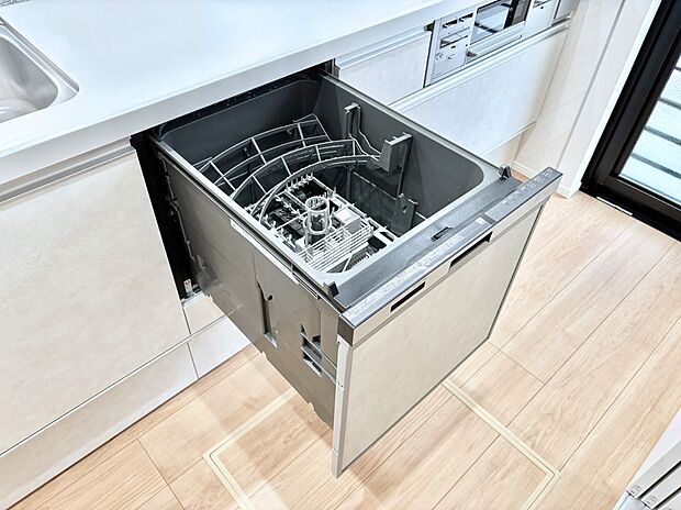 【食洗機】面倒なお片づけは食洗機にお任せ！家事の負担が減って、時間にも気持ちにもゆとりができます。