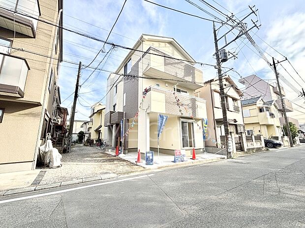 【前面道路含む現地写真】前面道路はきちんと整備されています  