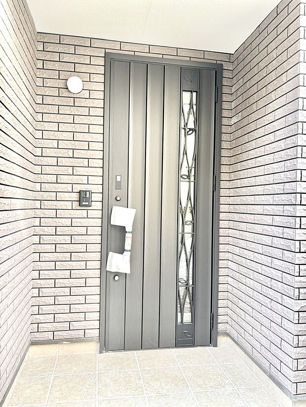 【玄関】大切な家族、来客を出迎える玄関。