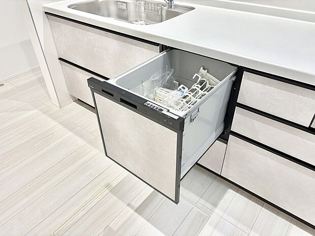 【その他設備(食洗機)】面倒なお片づけは食洗機にお任せ！家事の負担が減って、時間にも気持ちにもゆとりができます。