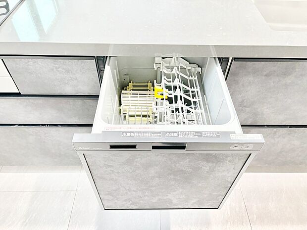 【その他設備(食洗機)】面倒なお片づけは食洗機にお任せ！家事の負担が減って、時間にも気持ちにもゆとりができます。