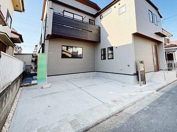 【駐車場】目の前が駐車場だと雨の日も大量にお買い物をした時も便利ですね