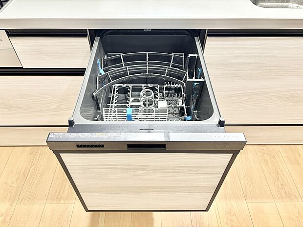 【その他設備(食洗機)】面倒なお片づけは食洗機にお任せ！家事の負担が減って、時間にも気持ちにもゆとりができます。