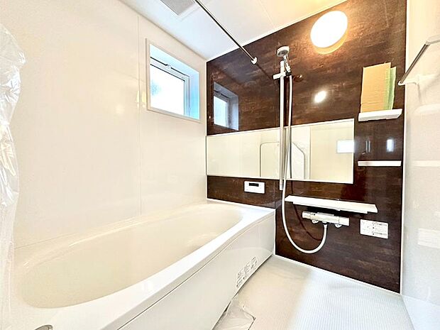 【浴室】落ち着いた雰囲気でゆっくりお寛ぎいただけるバスルーム