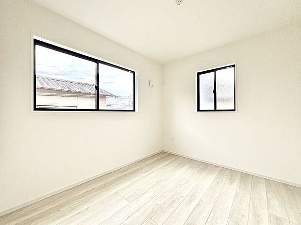 【子供部屋】２面採光で明るさ＆風通し良好！