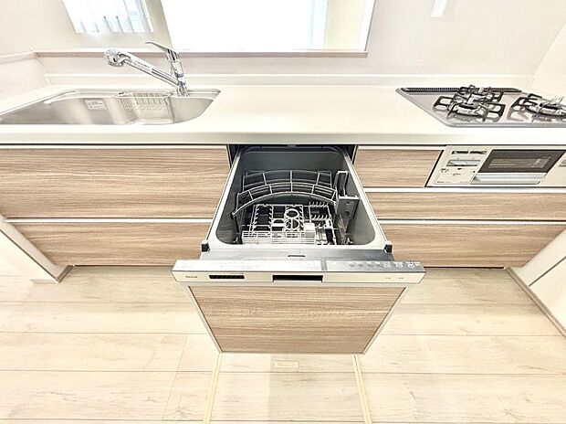 【食洗機】面倒なお片づけは食洗機にお任せ！家事の負担が減って、時間にも気持ちにもゆとりができます。