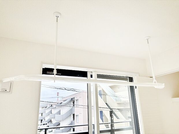 【室内物干し】室内物干しポール。梅雨や花粉の時期に大活躍します。  