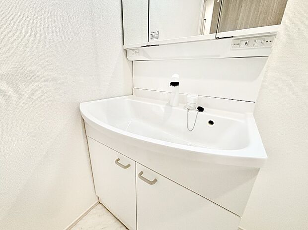 【ハンドシャワー水栓】ハンドシャワー付き！使いやすい洗面台。