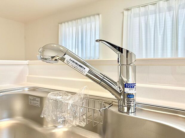 【浄水器】いつでも清潔なおいしいお水を。一つの水栓で水道水と浄水を使い分け。
