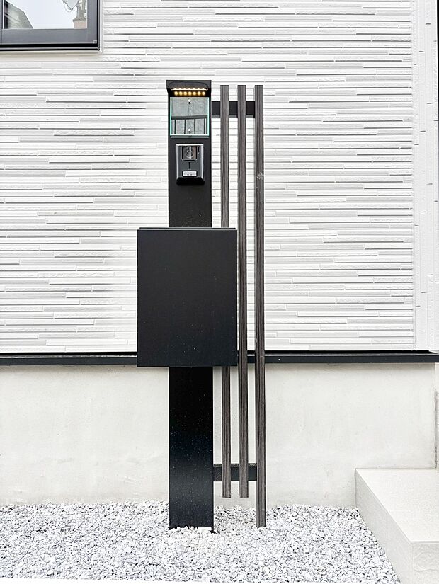 【その他現地】表札・インターホン・ポストをひとつに集約