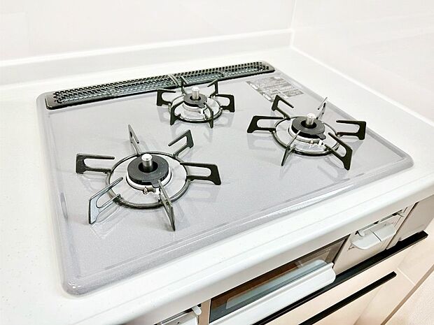 【その他設備(Ｓｉセンサーコンロ)】ガスコンロはＳｉセンサー搭載。火力調節や焦げ付き・消し忘れも防いでくれます。