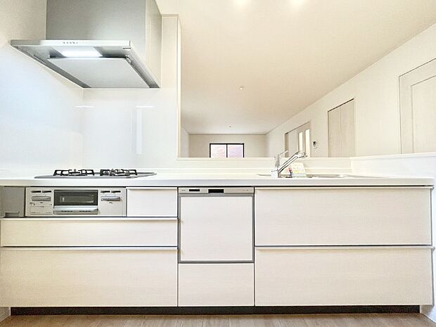 【キッチン】毎日使うキッチンだから、使いやすさ＆お手入れのしやすさにこだわりました。 