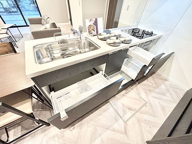 【その他設備(スライド収納)】使いやすさを優先したスライド式収納タイプ!