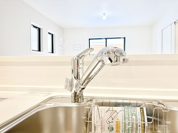 【浄水器】いつでも清潔なおいしいお水を。一つの水栓で水道水と浄水を使い分け。