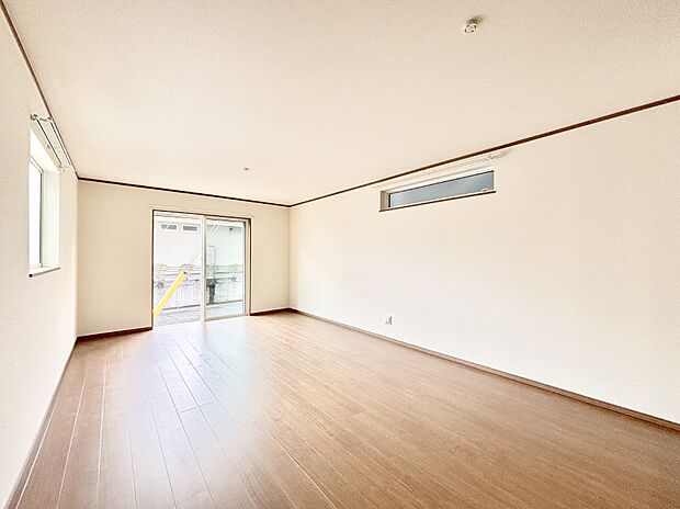 【ダイニング】家族の笑顔が自然と生まれてくる、そんな雰囲気のダイニングに仕上がっています。