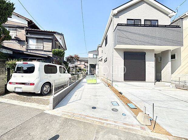 【現地外観写真】上質感あふれる外観デザイン。魅力の住まいを実現。 