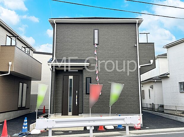 【現地外観写真】たっぷりの陽光と心地よい風が舞い込む住まい