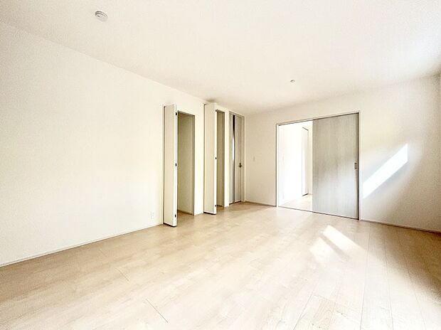 【リビングダイニング】落ち着いた雰囲気のＬＤＫは家族みんなの快適空間  