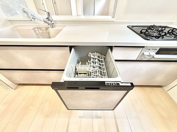 【食洗機】面倒なお片づけは食洗機にお任せ！家事の負担が減って、時間にも気持ちにもゆとりができます。