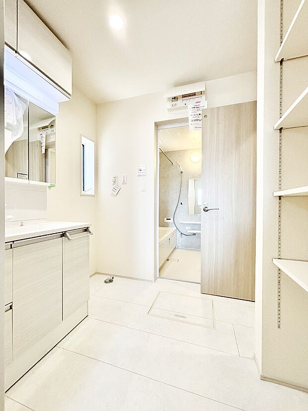 【ランドリースペース】広々とゆとりのあるランドリースペース