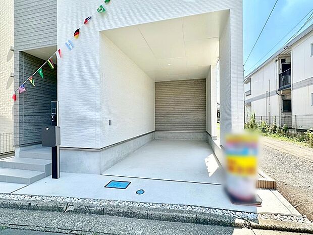 【駐車場】ビルトインタイプは大切なお車を傷や汚れから守ることができます。