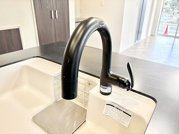 【浄水器】いつでも清潔なおいしいお水を。一つの水栓で水道水と浄水を使い分け。