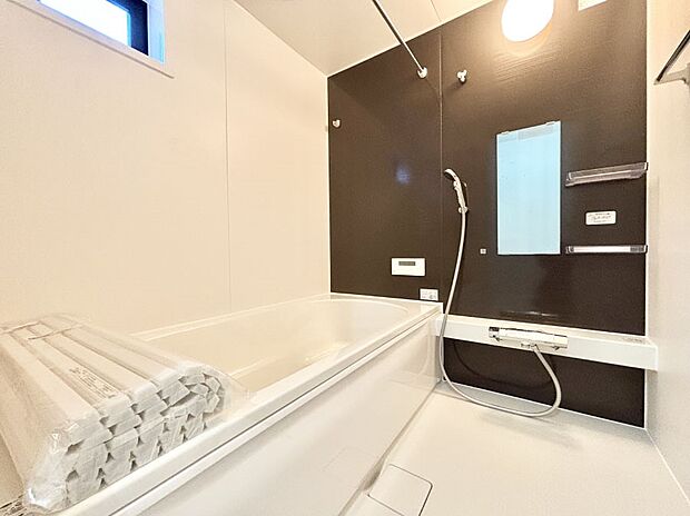 【浴室】落ち着いた雰囲気でゆっくりお寛ぎいただけるバスルーム