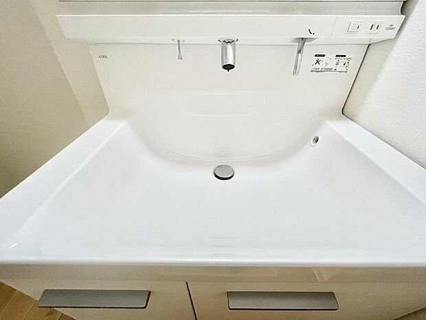 【ハンドシャワー水栓】ハンドシャワー付き!使いやすい洗面台。
