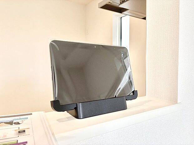 【その他内観】インターホンや家電操作など、豊富な機能でくらしを便利にする多機能タブレット