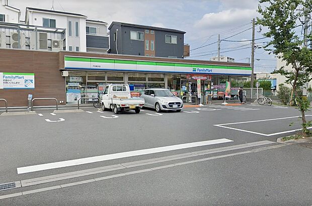 ファミリーマート 戸田喜沢店（約300m・徒歩4分）